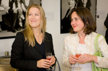 Berührende Fotoausstellung der abcsg.gallery - Kunst hilft Brustkrebspatientinnen