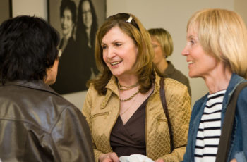 Berührende Fotoausstellung der abcsg.gallery - Kunst hilft Brustkrebspatientinnen