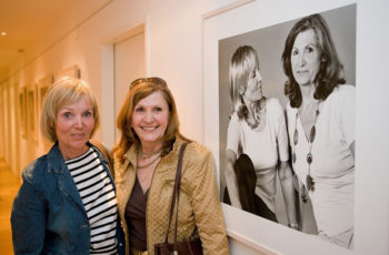 Berührende Fotoausstellung der abcsg.gallery - Kunst hilft Brustkrebspatientinnen
