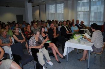 Eine Krebspatientin macht sich und anderen Mut - Ungewöhnliche Buchpräsentation im LKH Klagenfurt