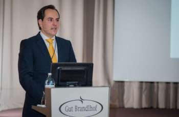„PARP-Inhibitoren in adjuvanten und neoadjuvanten Studien“ waren das Thema von Dr. Alex Farr.