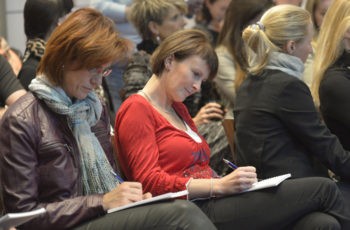 Volle Konzentration im Publikum.