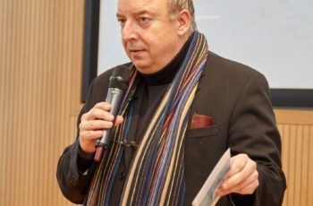 ABCSG-Präsident Michael Gnant begrüßt das Publikum.