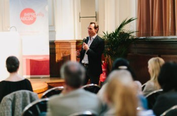 Diesmal stellt Florian Fitzal die Therapie der Arbeitsgruppe vor.