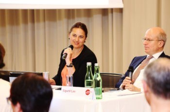 Charmant und umsichtig in der Moderation: Vesna Bjelic-Radisic.
