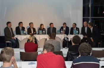 Panel-Discussion: Clemens Venhoda, Reinhold Függer, Michael Fridrik, Sonja Burgstaller, Andreas Petzer, Martin Schindl, Klaus Wilthoner, Josef Preisinger und Christoph Ausch (v.l.n.r.).
