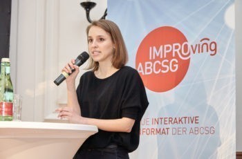 Elisabeth Bergen stellt den zweiten Fall des Abends vor.