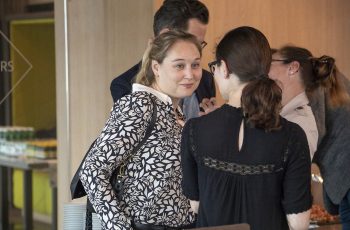 Noch schnell den Ablauf besprechen: Theresa Czech und Nicole Scheiber.