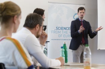 Legte großen Wert auf Publikumsbeteiligung: Holger Rumpold.