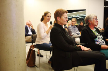 Das Publikum beteiligte sich aktiv und interessiert an den Diskussionen, ganz im Sinne der Veranstaltung.