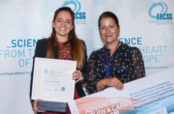 Die glücklichen Gewinnerinnen Kerstin Wimmer und Alina Poglitsch.