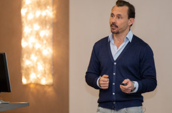 Florian Fitzal stellte nach der Kaffeepause die wichtige Frage: OP nach neoadjuvanter Therapie - wie, wo und wieviel?