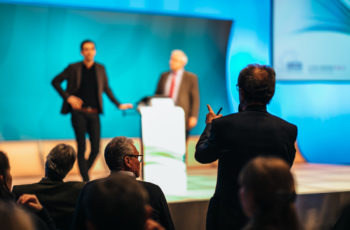 Michael Stierer hatte auch gleich eine Frage an den Rapporteur.